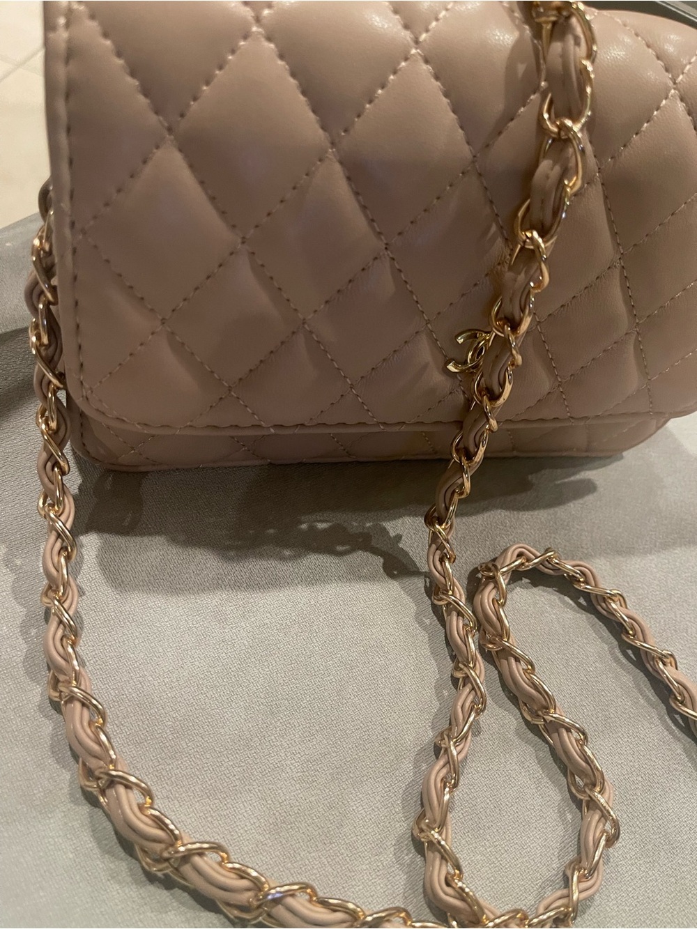 Quilted Leather Crossbody Bag in Beige with mini zippered matching coin Purse - Picture 8 of 10